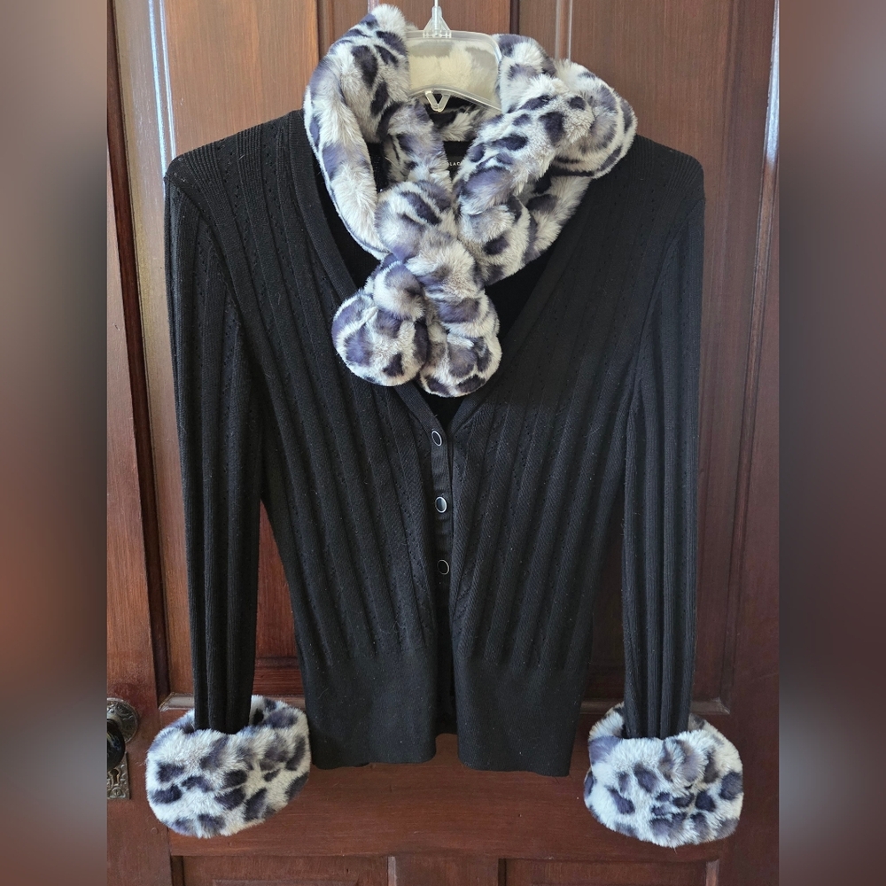 White House Black Market Faux Fur Leopard Print Link Muffler And Cuffs
